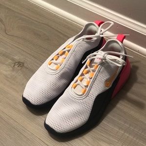 Nike Air Max Motion 2